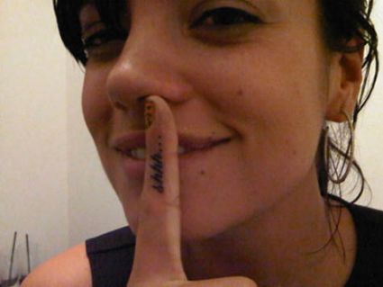Lily Allen Finger Tattoo
